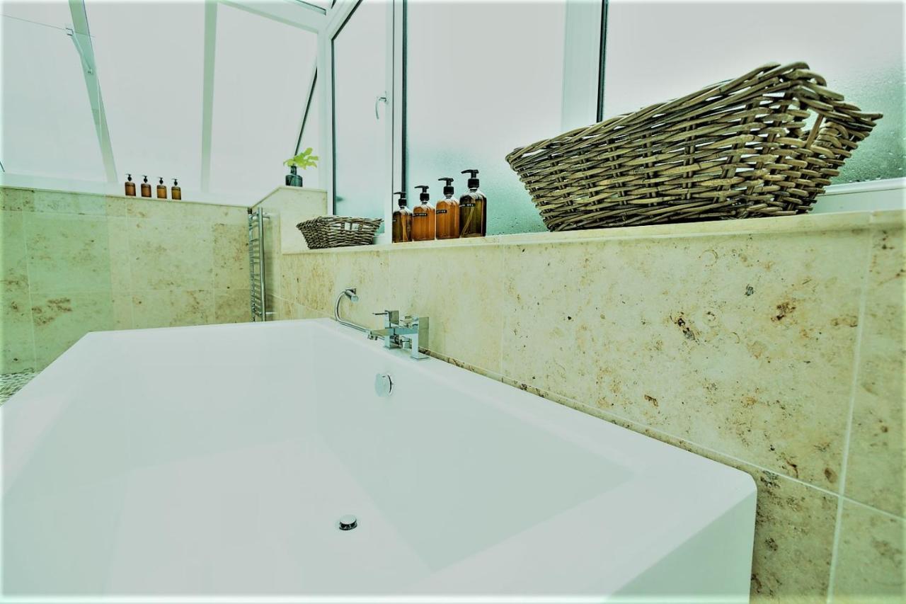 مبيت وإفطار نيوبورت Ecton House المظهر الخارجي الصورة